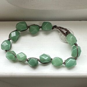 Elegant Green Beaded Bracelet